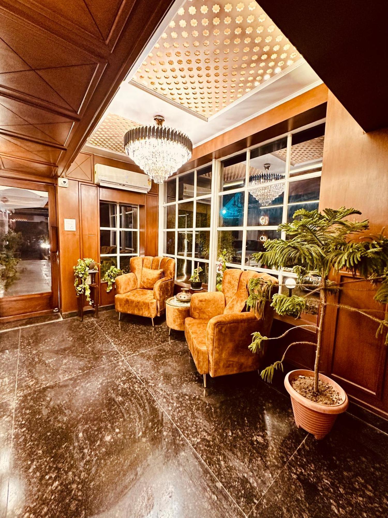 Walisons Hotel Srīnagar Exterior foto